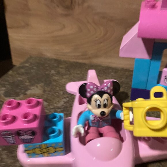 Duplo 10830 – Minnie’s Café (Retired Set, 2016) - Picture 2 of 7